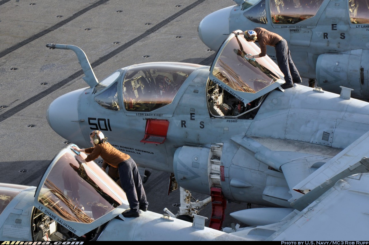 格鲁曼 EA-6B&ldquo;徘徊者&rdquo; \vert{} ID:3639