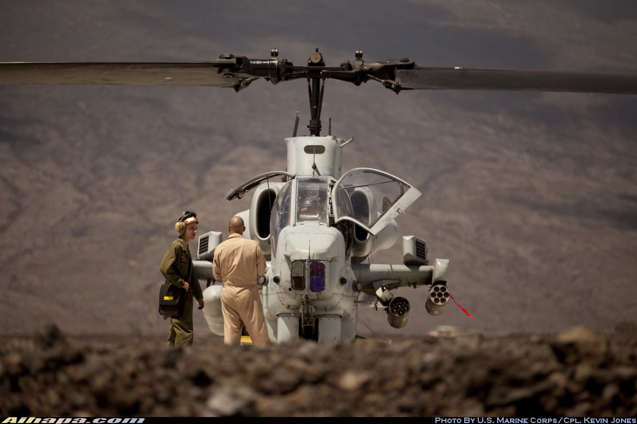 贝尔 AH-1W&ldquo;超级眼镜蛇&rdquo; \vert{} ID:13323