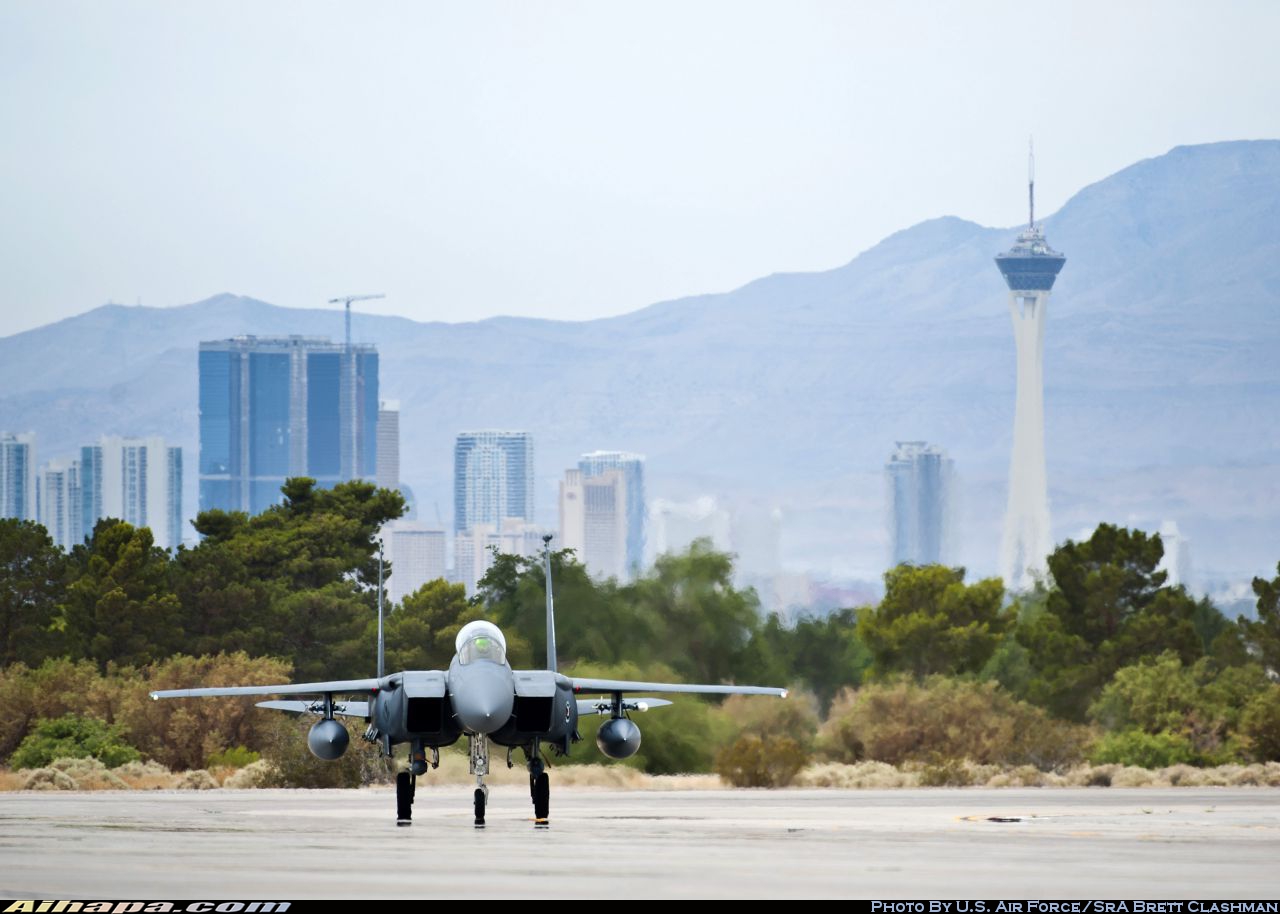 麦克唐纳-道格拉斯 F-15E&ldquo;攻击鹰&rdquo; \vert{} ID:21295