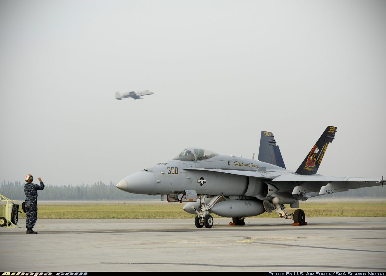 麦克唐纳-道格拉斯 F/A-18C&ldquo;大黄蜂&rdquo; \vert{} ID:15618