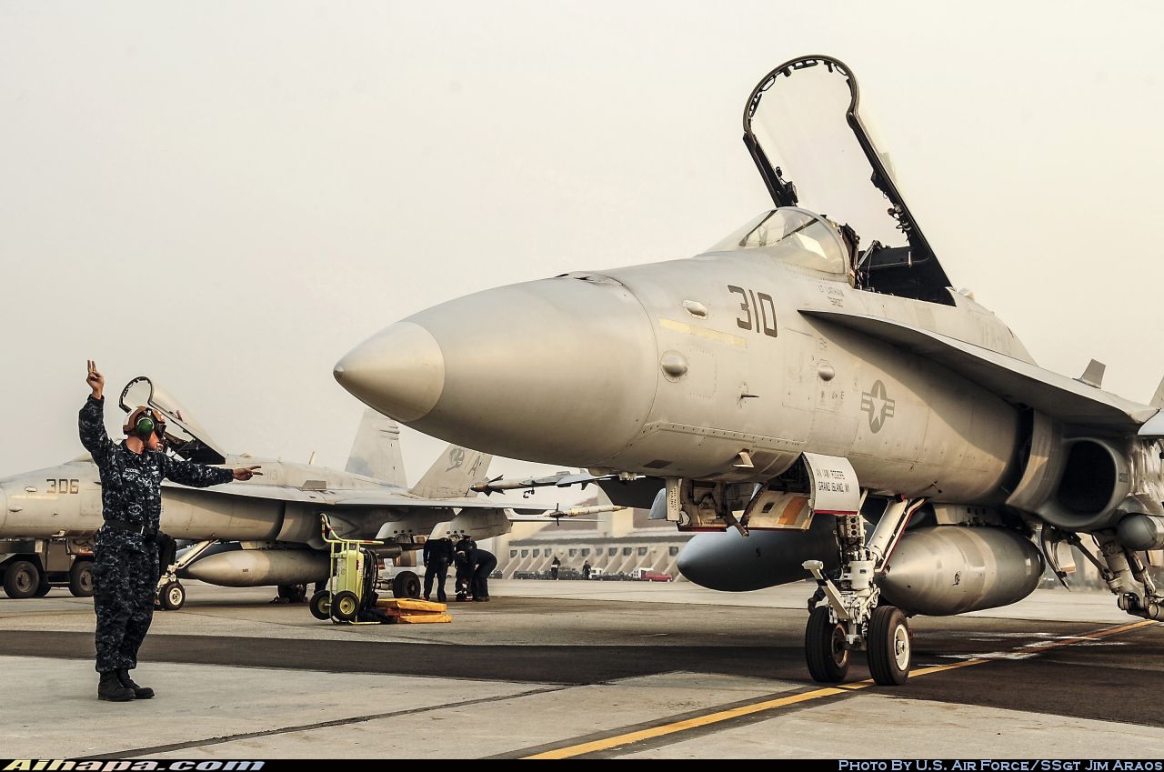 麦克唐纳-道格拉斯 F/A-18C&ldquo;大黄蜂&rdquo; \vert{} ID:15624