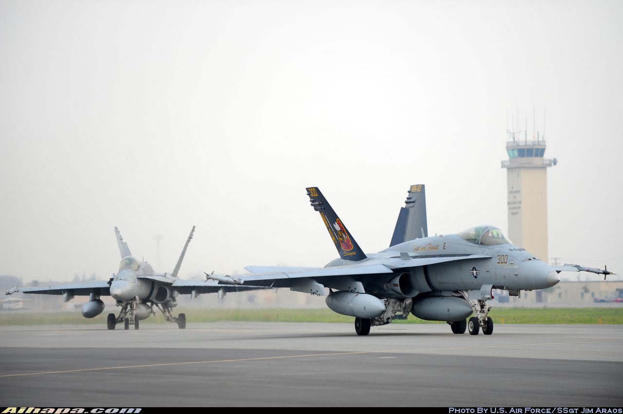 麦克唐纳-道格拉斯 F/A-18C&ldquo;大黄蜂&rdquo; \vert{} ID:15622