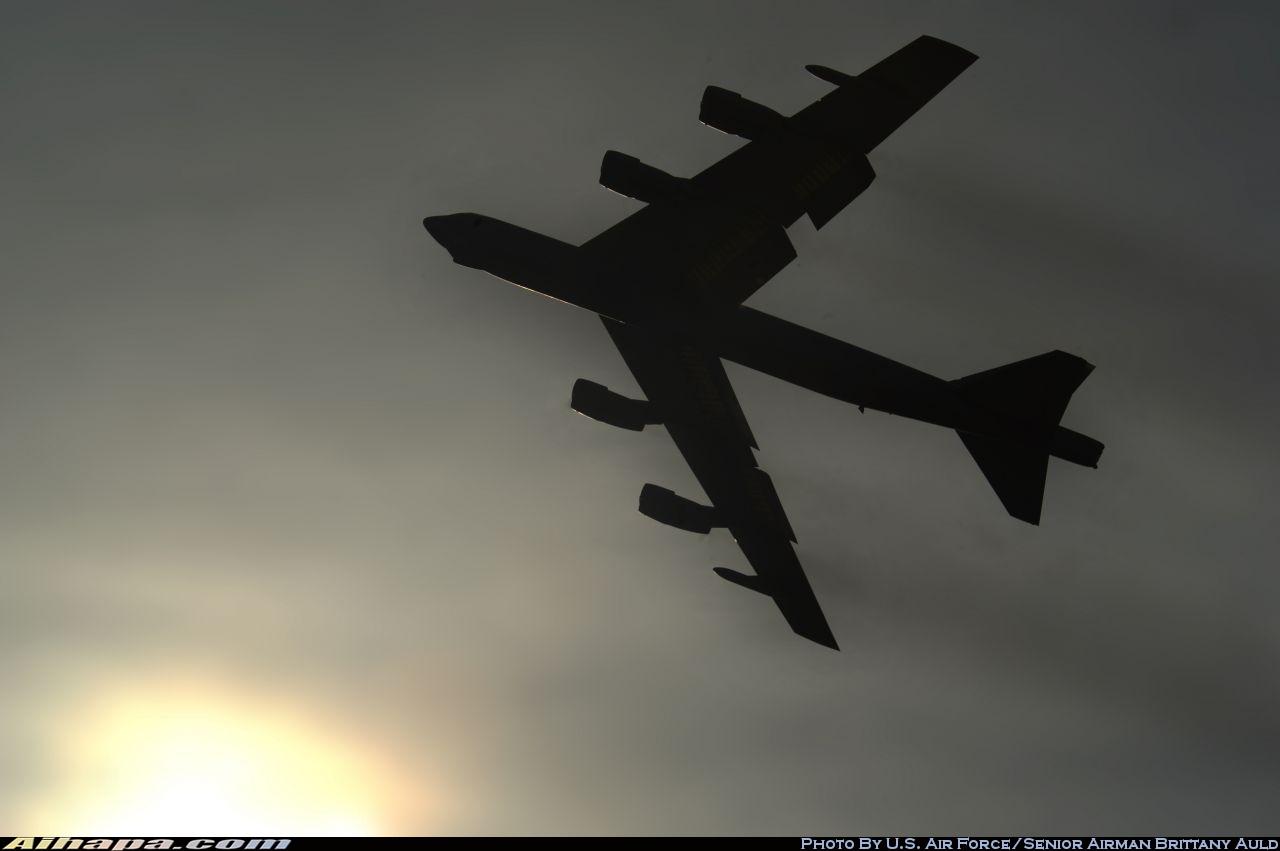 波音 B-52H&ldquo;同温层堡垒&rdquo; \vert{} ID:8086