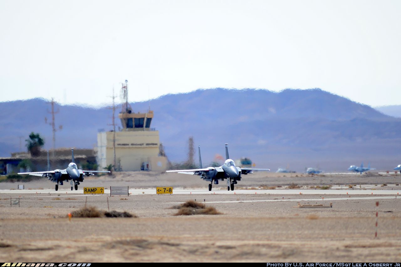 麦克唐纳-道格拉斯 F-15E&ldquo;攻击鹰&rdquo; \vert{} ID:6151