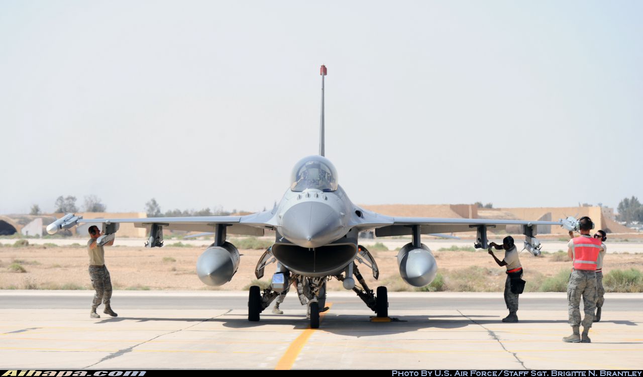 通用动力 F-16C&ldquo;战隼&rdquo; \vert{} ID:8200