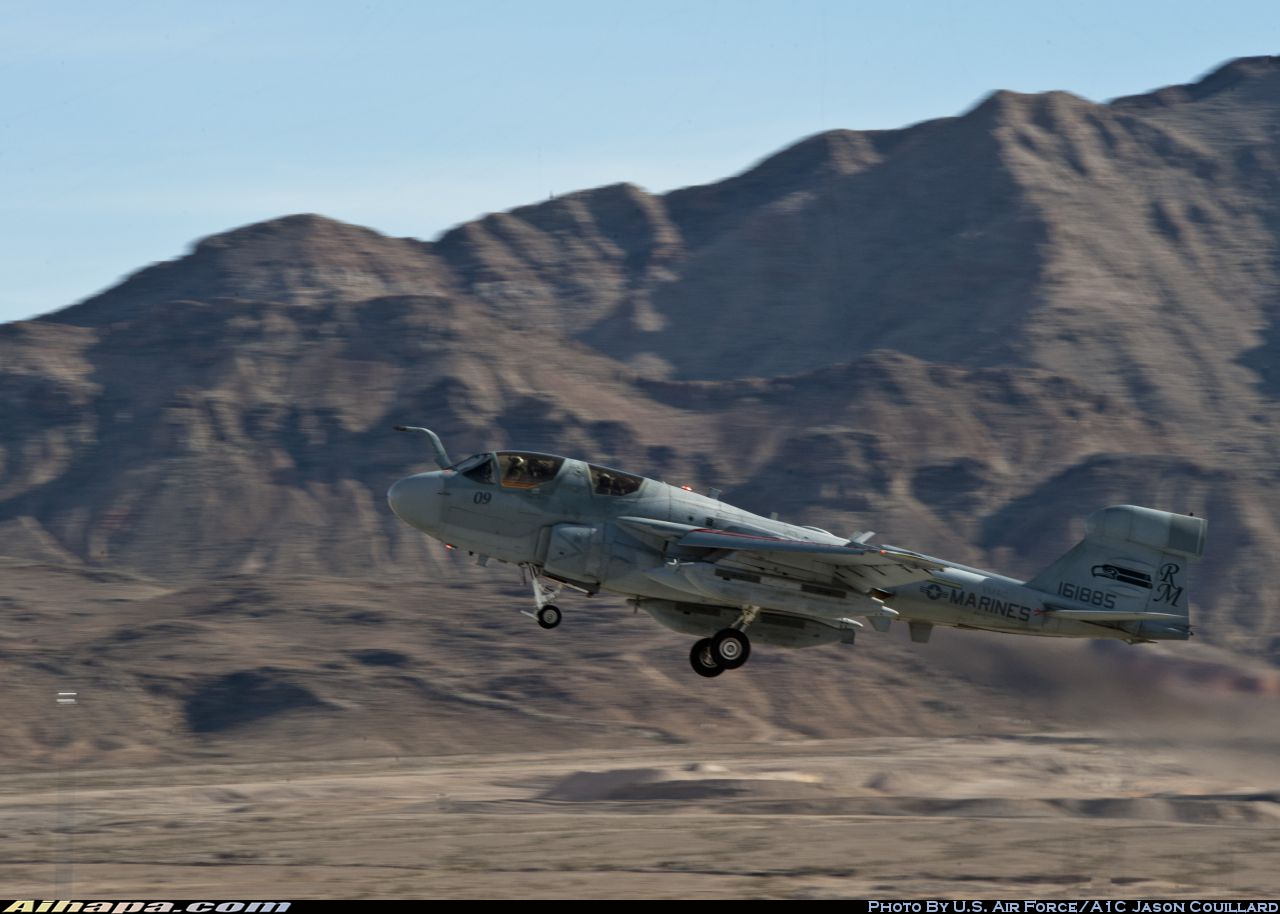 格鲁曼 EA-6B&ldquo;徘徊者&rdquo; \vert{} ID:15702