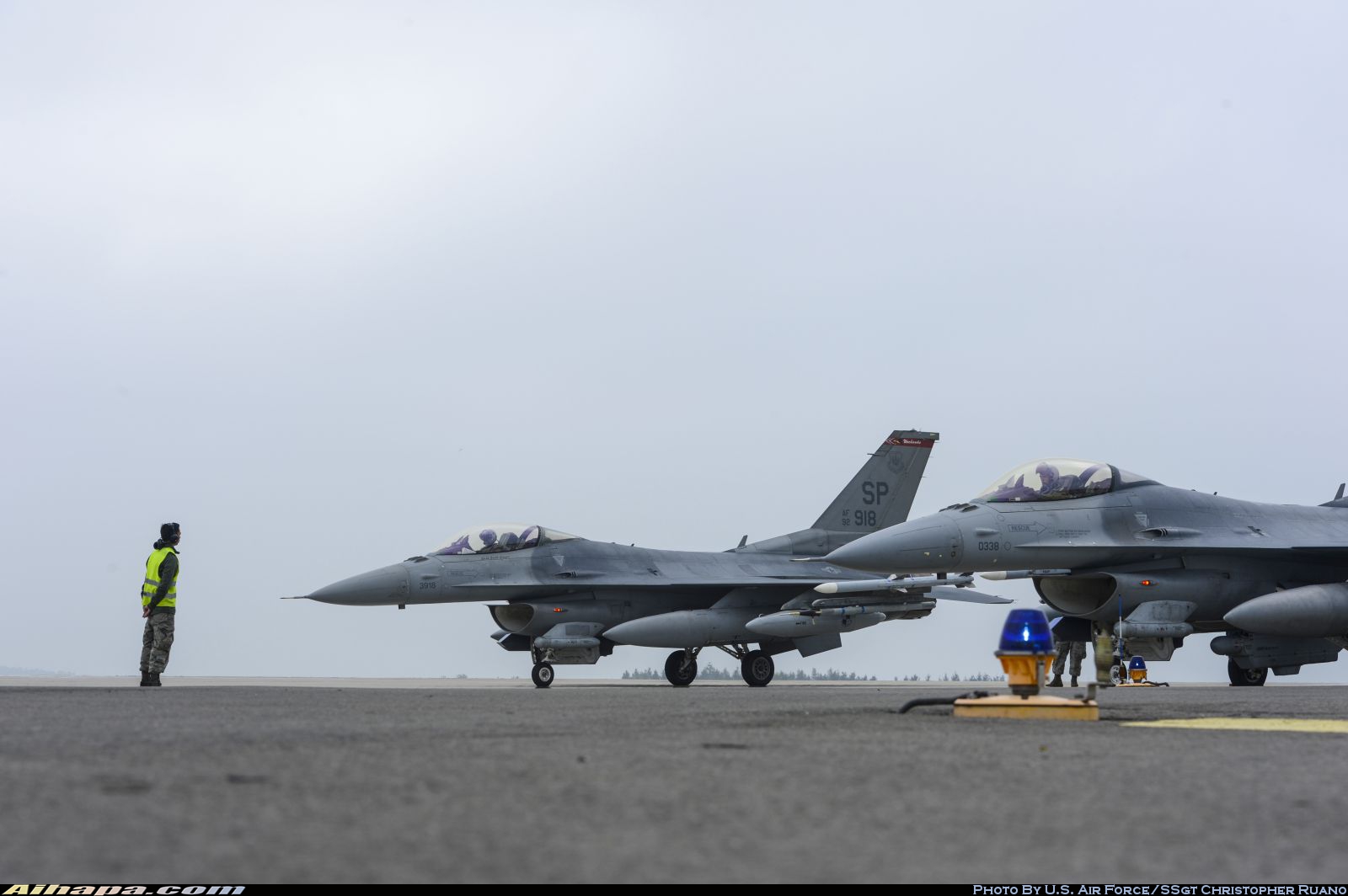 洛克希德 F-16CM&ldquo;战隼&rdquo; \vert{} ID:7693