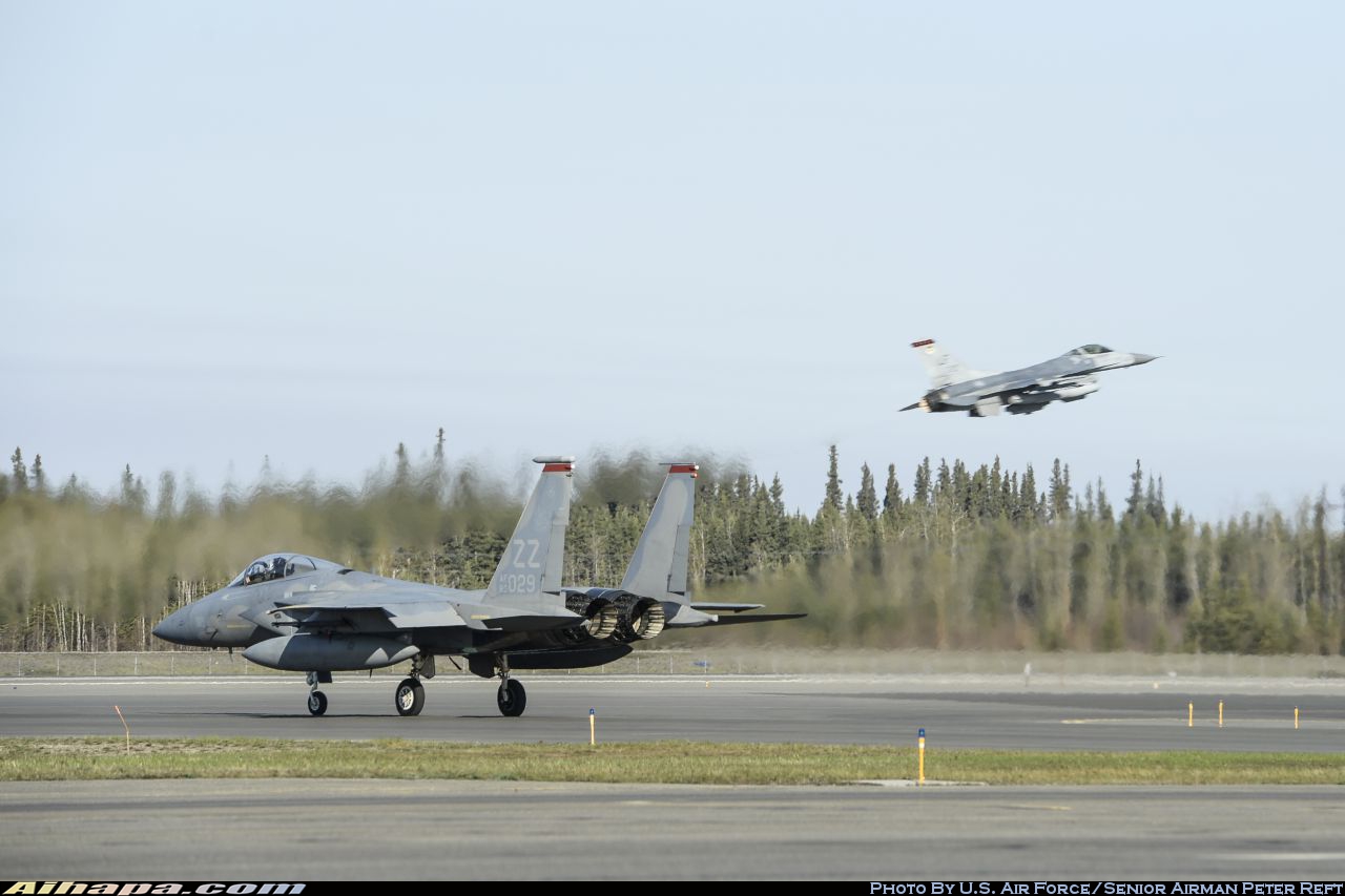 麦克唐纳-道格拉斯 F-15C&ldquo;鹰&rdquo; \vert{} ID:8174