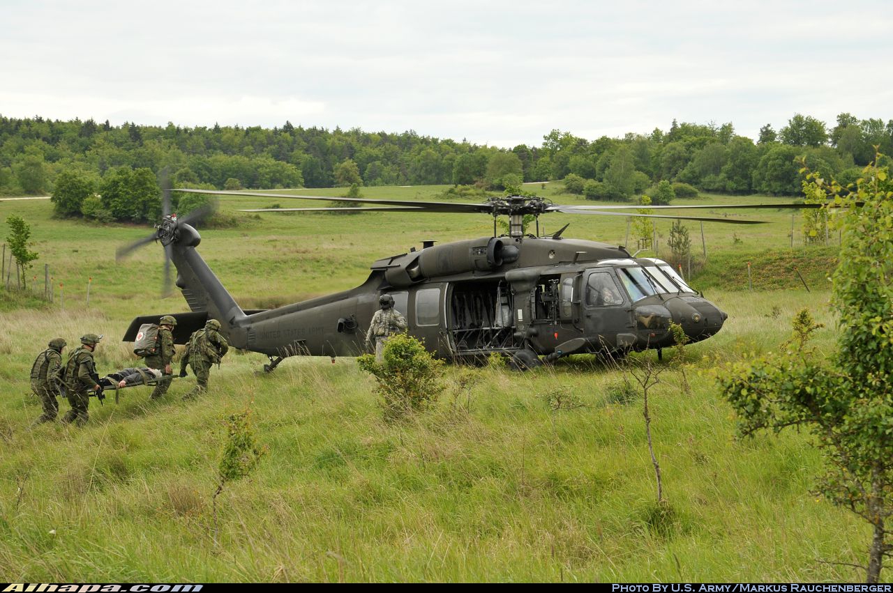 西科斯基 UH-60L&ldquo;黑鹰&rdquo; \vert{} ID:9006