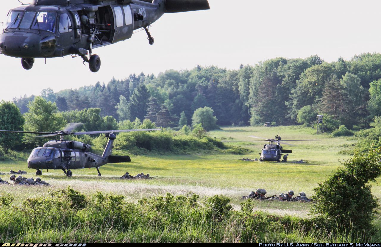 西科斯基 UH-60L&ldquo;黑鹰&rdquo; \vert{} ID:8998