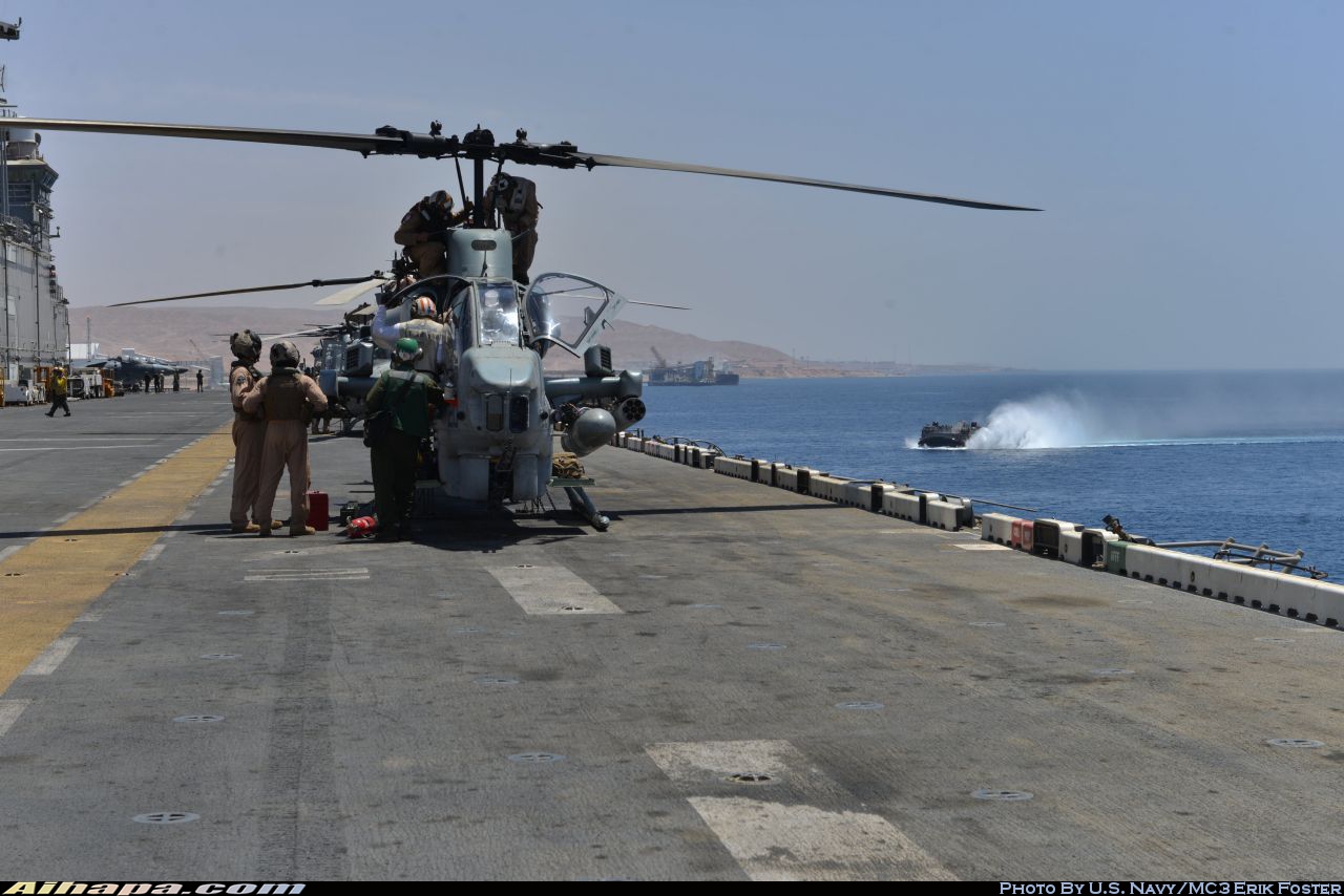 贝尔 AH-1W&ldquo;超级眼镜蛇&rdquo; \vert{} ID:8222