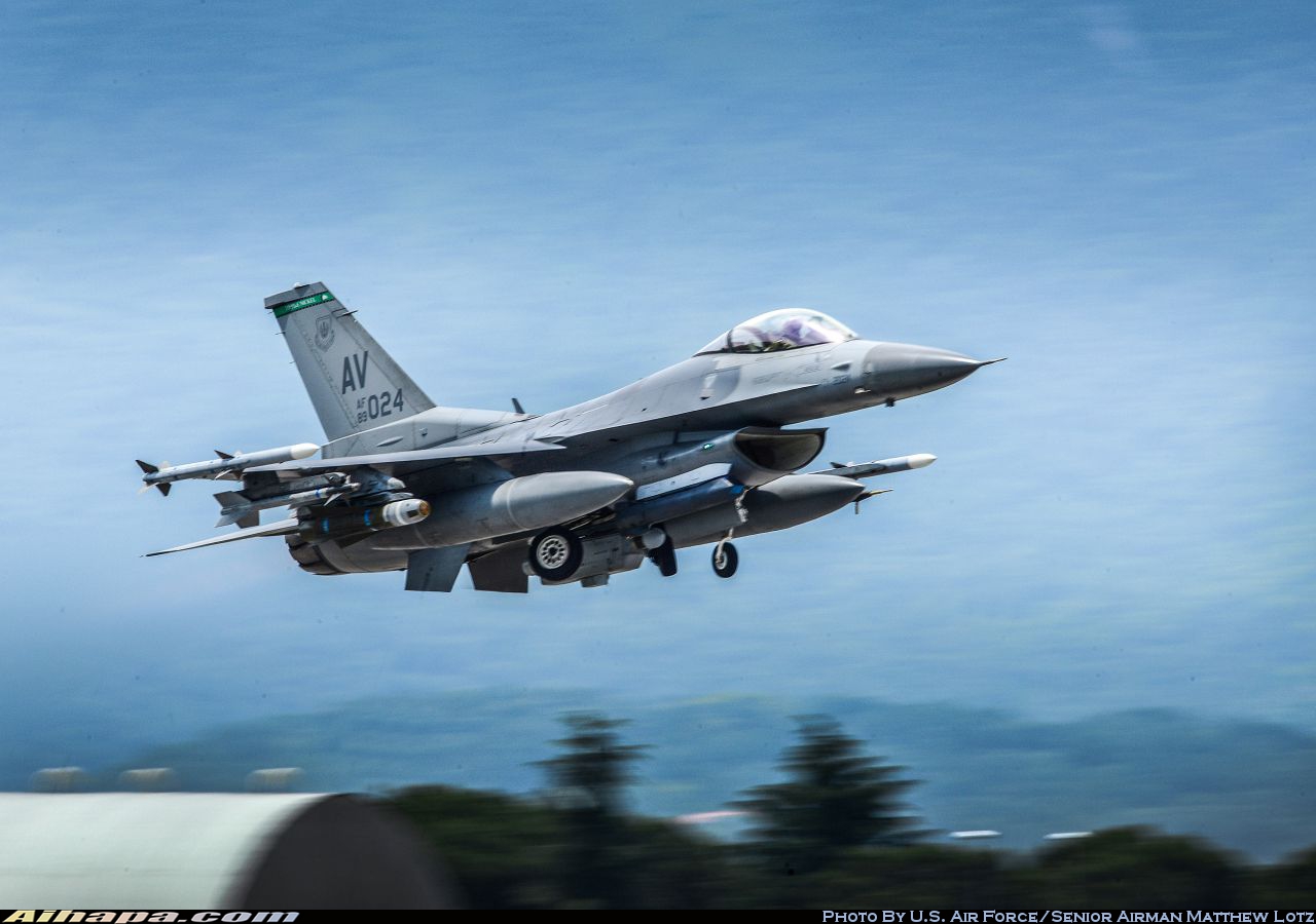 通用动力 F-16CM&ldquo;战隼&rdquo; \vert{} ID:8561