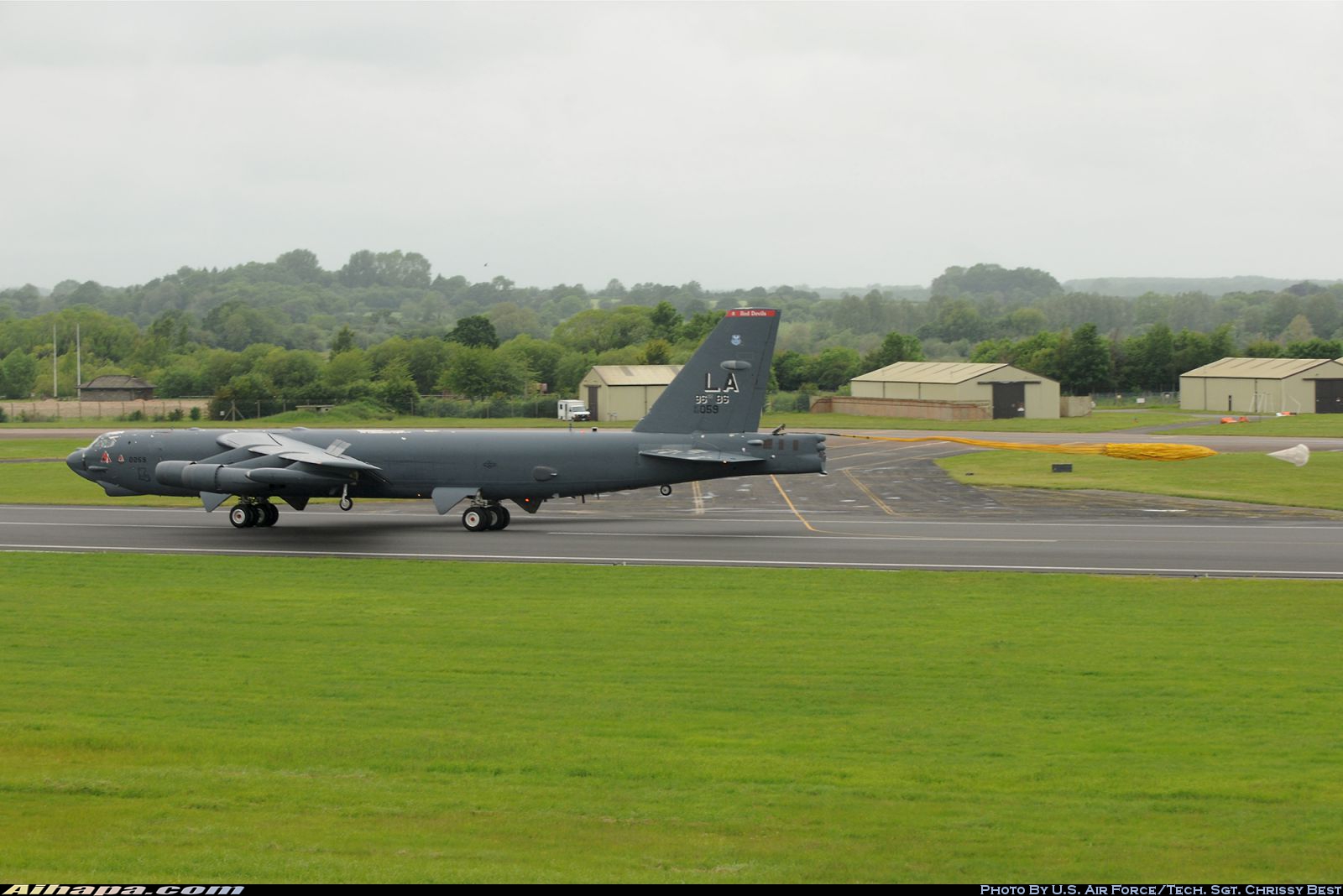 波音 B-52H&ldquo;同温层堡垒&rdquo; \vert{} ID:7995