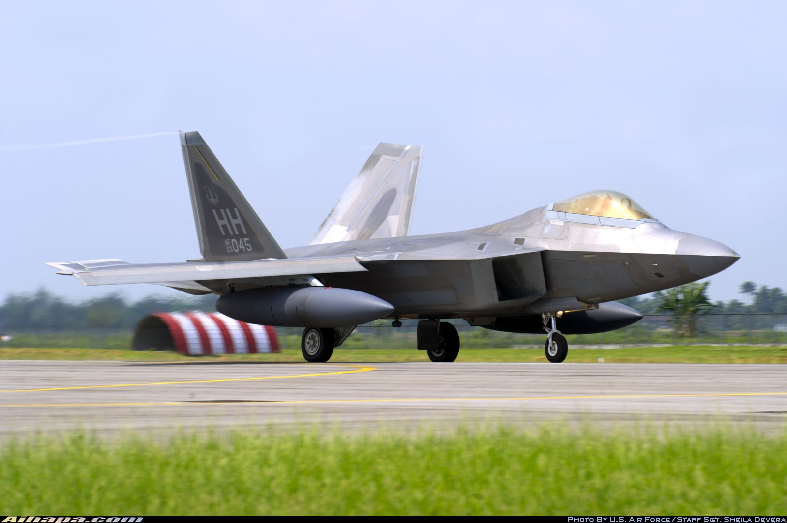 洛克希德-马丁 F-22A&ldquo;猛禽&rdquo; \vert{} ID:7392