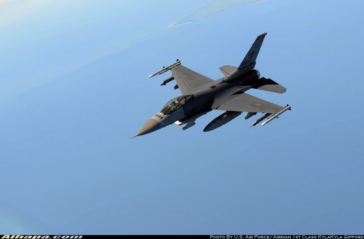 洛克希德 F-16CM&ldquo;战隼&rdquo; \vert{} ID:7679
