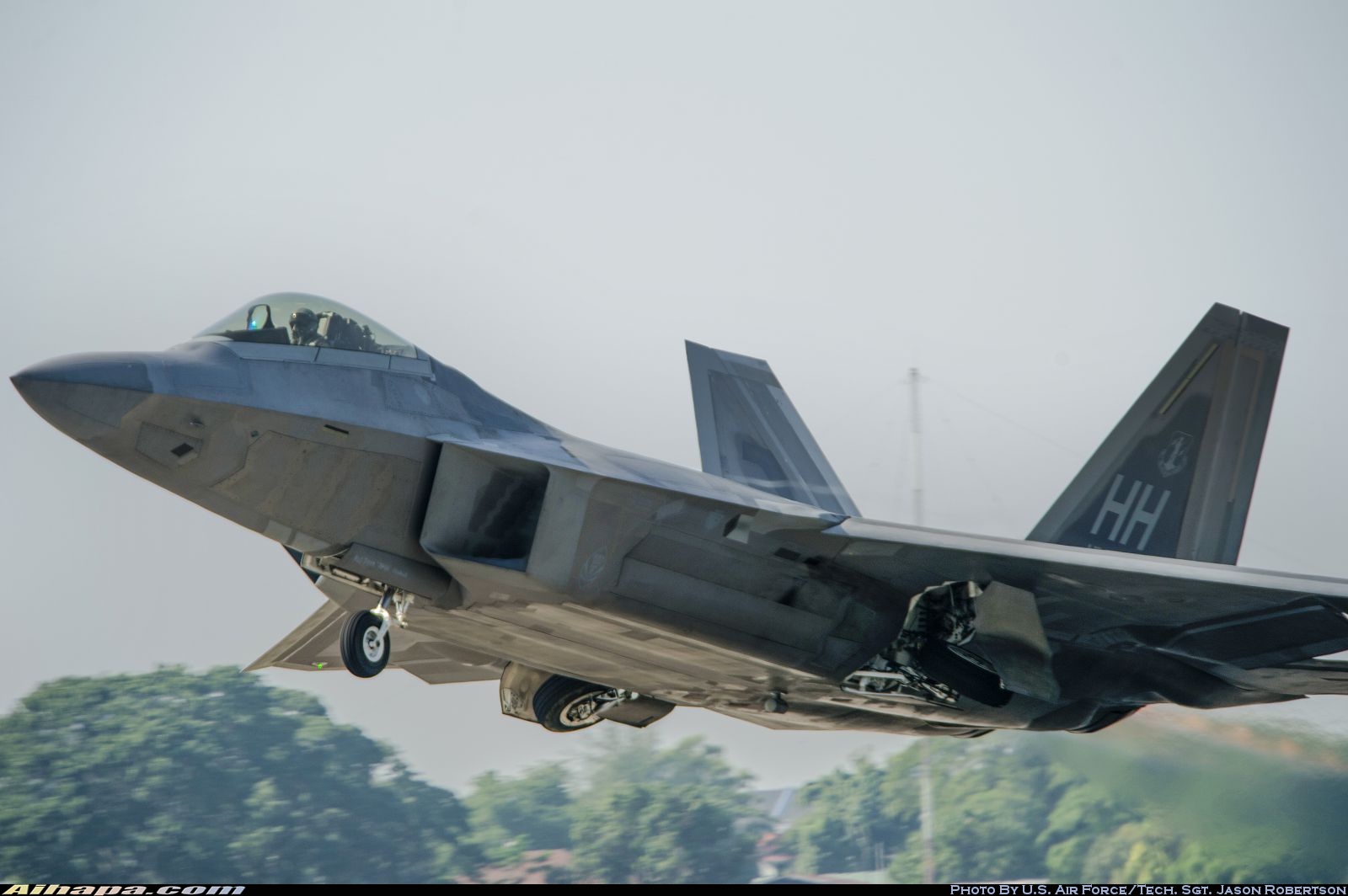 洛克希德-马丁 F-22A&ldquo;猛禽&rdquo; \vert{} ID:7408