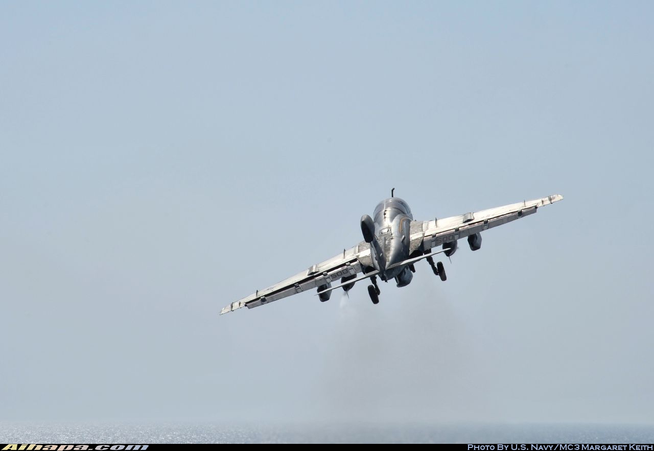 格鲁曼 EA-6B&ldquo;徘徊者&rdquo; \vert{} ID:9752
