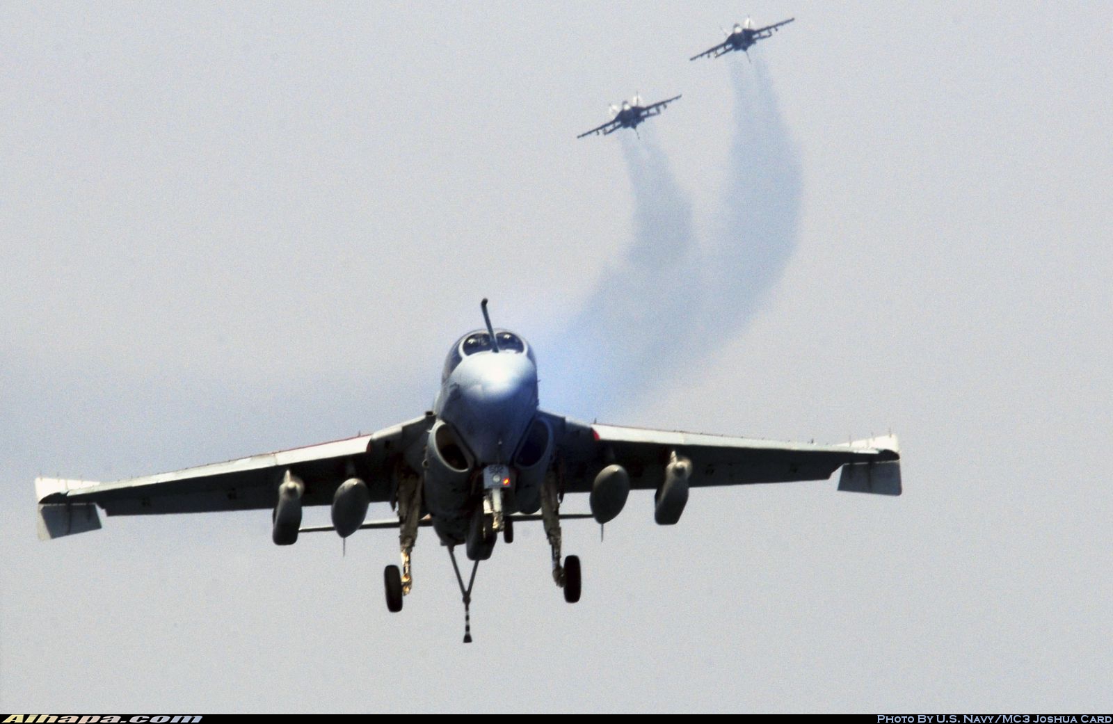 格鲁曼 EA-6B&ldquo;徘徊者&rdquo; \vert{} ID:7540