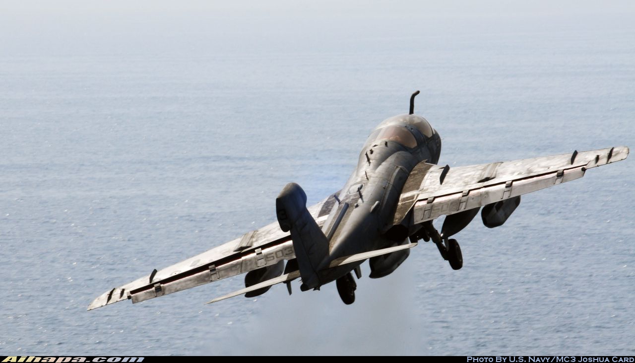 格鲁曼 EA-6B&ldquo;徘徊者&rdquo; \vert{} ID:8945