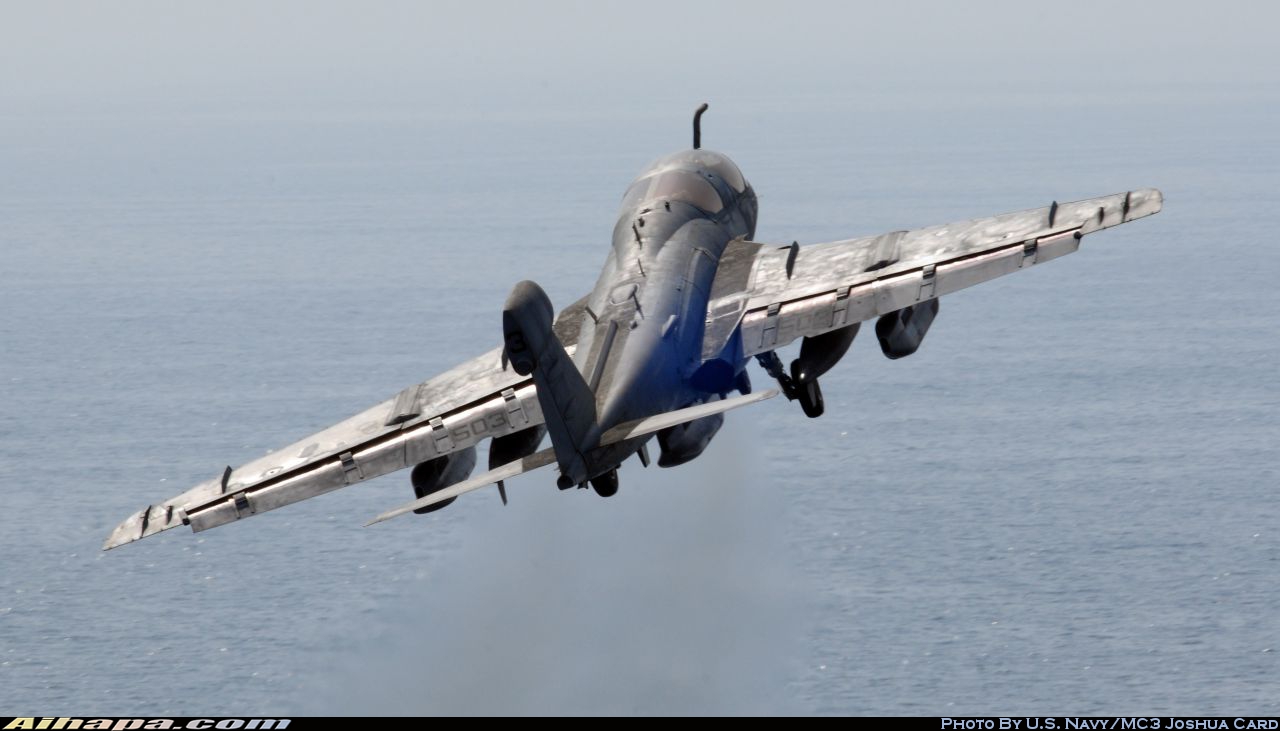 格鲁曼 EA-6B&ldquo;徘徊者&rdquo; \vert{} ID:8943