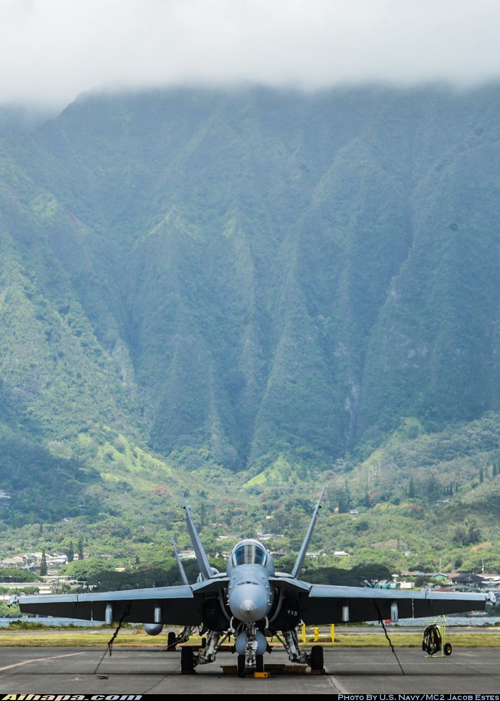 麦克唐纳-道格拉斯 F/A-18C&ldquo;大黄蜂&rdquo; \vert{} ID:8676