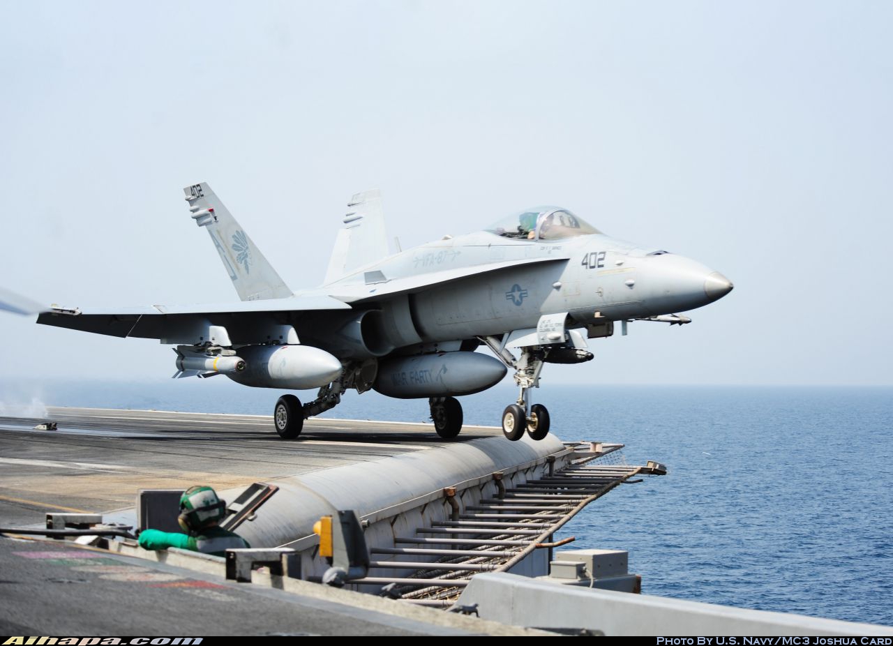 麦克唐纳-道格拉斯 F/A-18C&ldquo;大黄蜂&rdquo; \vert{} ID:9738