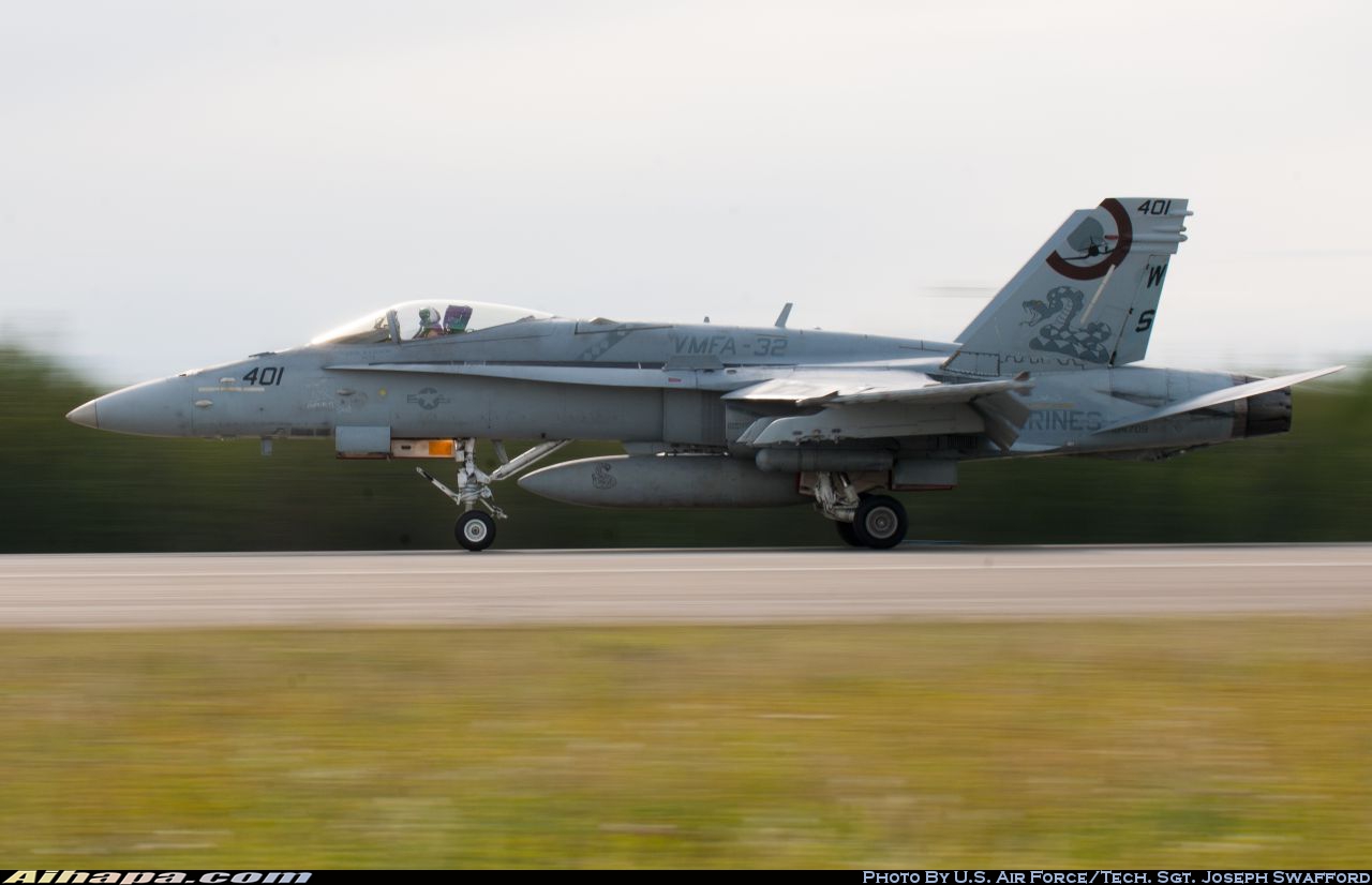 麦克唐纳-道格拉斯 F/A-18C&ldquo;大黄蜂&rdquo; \vert{} ID:10062
