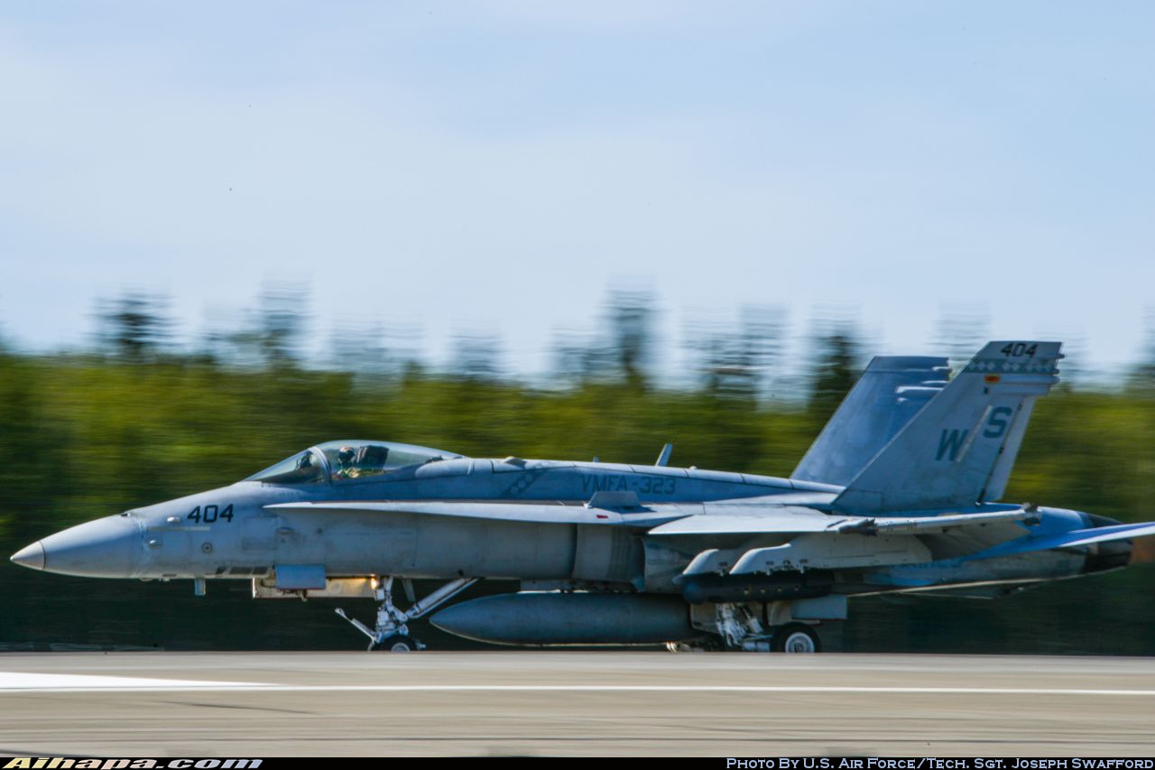 麦克唐纳-道格拉斯 F/A-18C&ldquo;大黄蜂&rdquo; \vert{} ID:10054