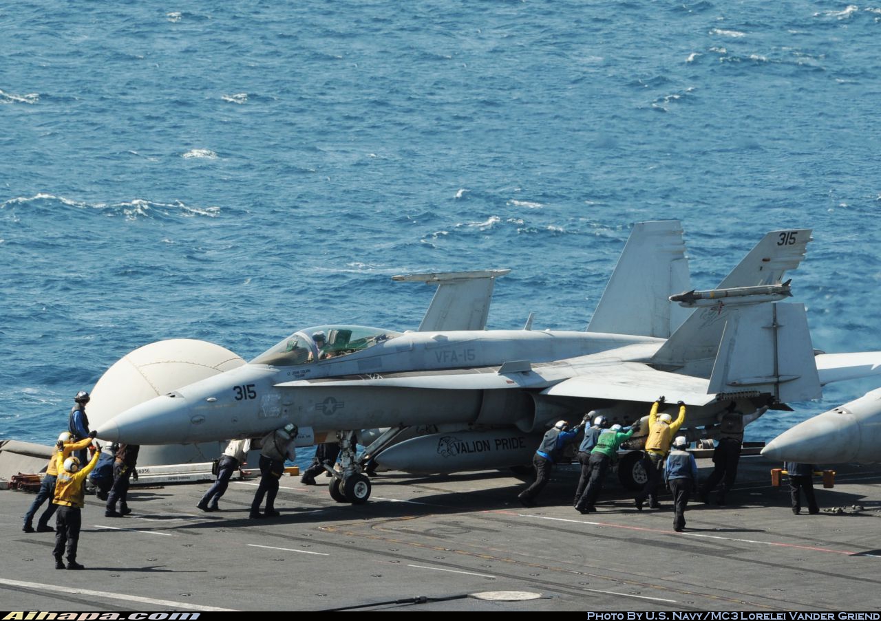麦克唐纳-道格拉斯 F/A-18C&ldquo;大黄蜂&rdquo; \vert{} ID:9744