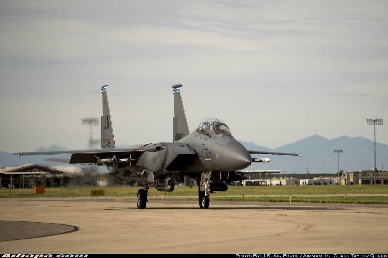 波音 F-15E&ldquo;攻击鹰&rdquo; \vert{} ID:10424