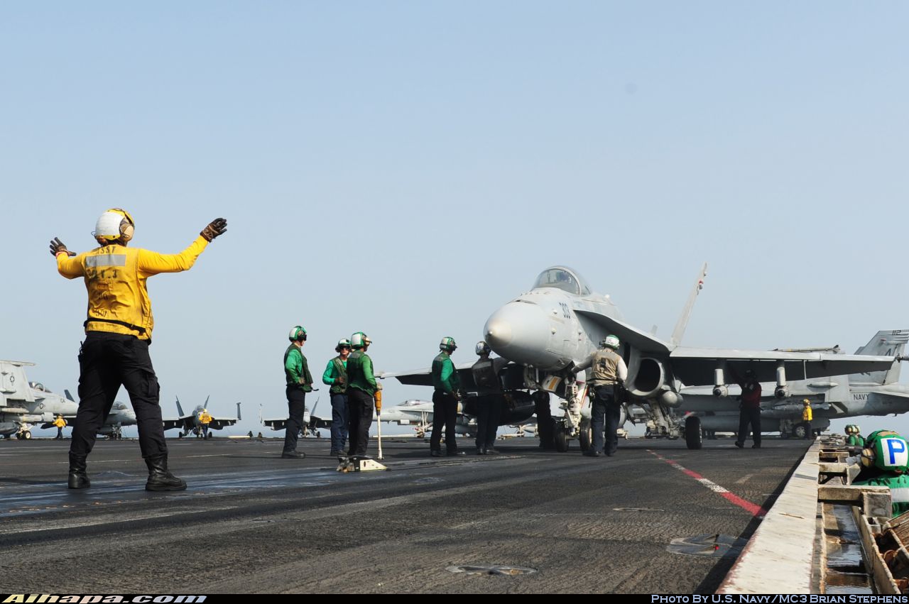 麦克唐纳-道格拉斯 F/A-18C&ldquo;大黄蜂&rdquo; \vert{} ID:10572