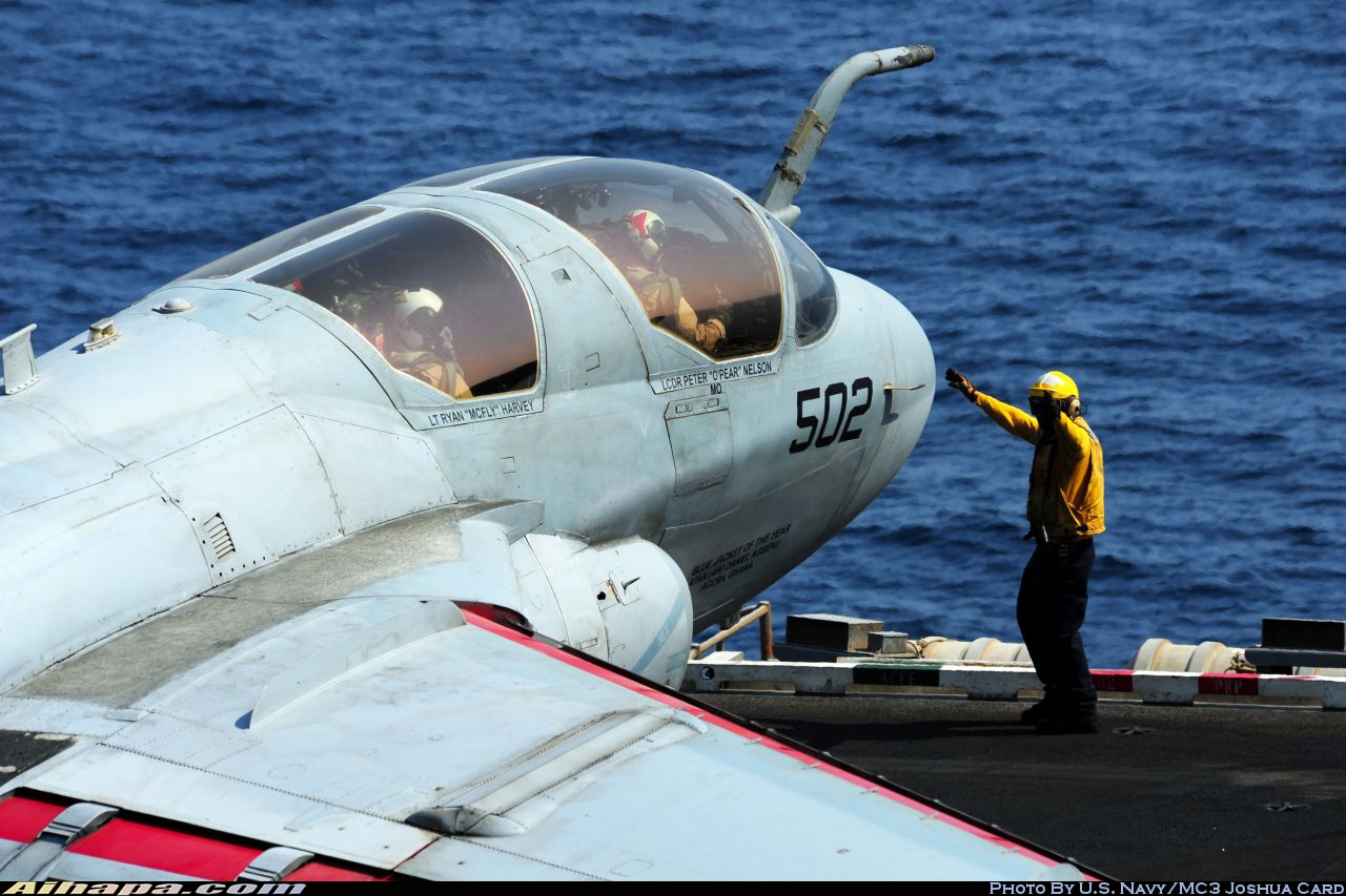 格鲁曼 EA-6B&ldquo;徘徊者&rdquo; \vert{} ID:11559