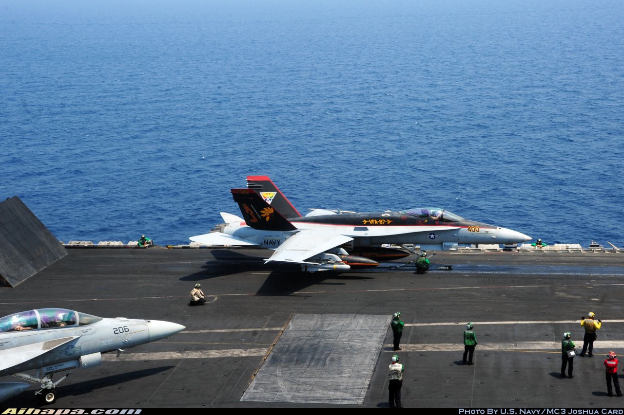 麦克唐纳-道格拉斯 F/A-18C&ldquo;大黄蜂&rdquo; \vert{} ID:13702
