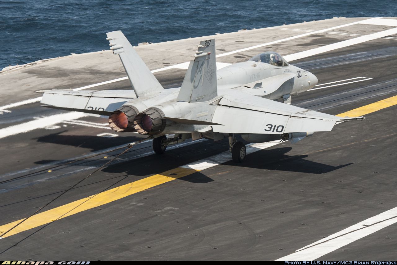 麦克唐纳-道格拉斯 F/A-18C&ldquo;大黄蜂&rdquo; \vert{} ID:13205