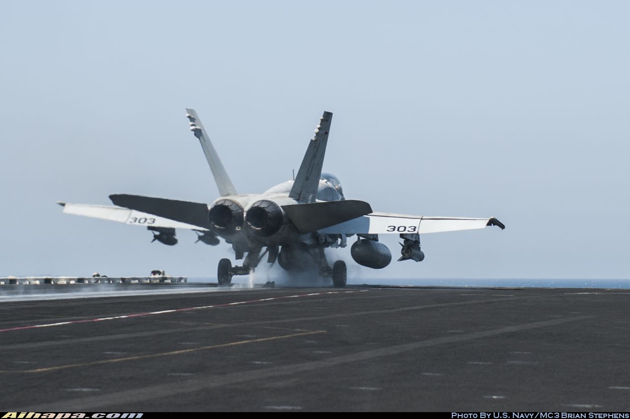 麦克唐纳-道格拉斯 F/A-18C&ldquo;大黄蜂&rdquo; \vert{} ID:14752