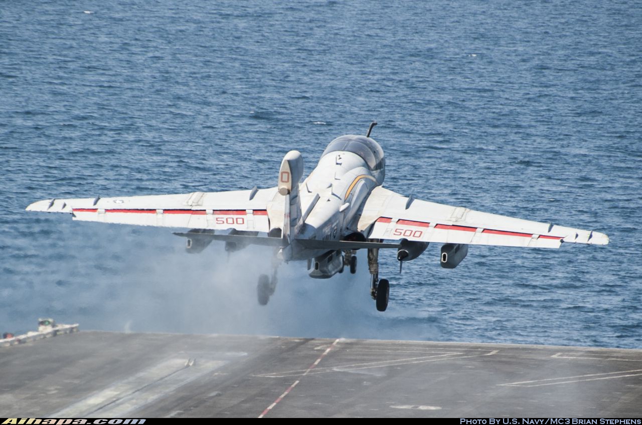 格鲁曼 EA-6B&ldquo;徘徊者&rdquo; \vert{} ID:13497