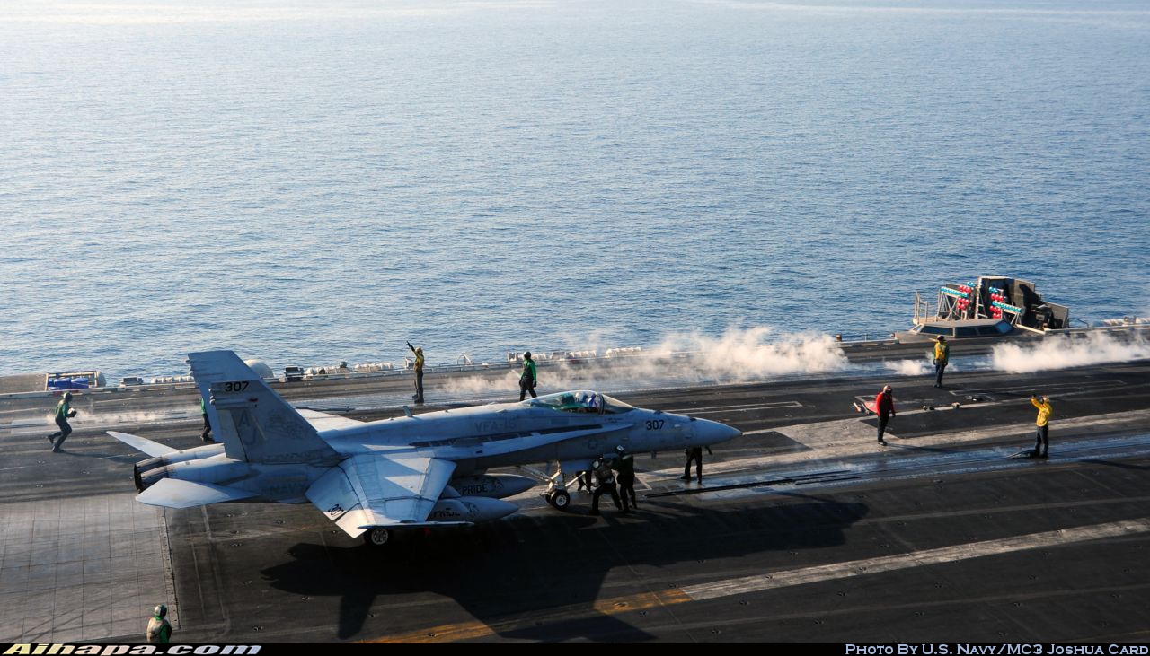 麦克唐纳-道格拉斯 F/A-18C&ldquo;大黄蜂&rdquo; \vert{} ID:13708