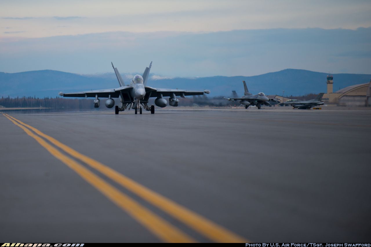 波音 EA-18G&ldquo;咆哮者&rdquo; \vert{} ID:15566