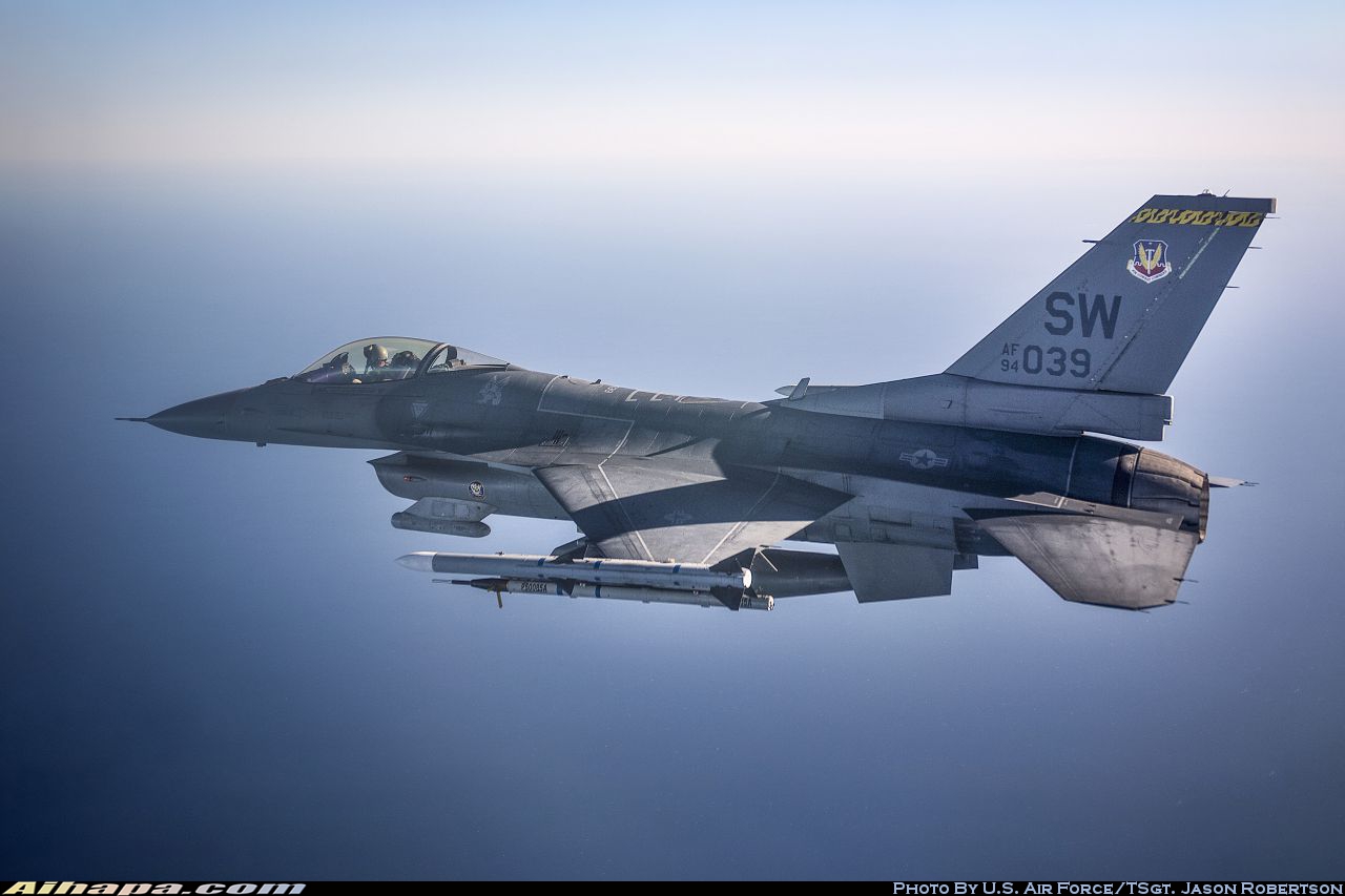洛克希德-马丁 F-16CM&ldquo;战隼&rdquo; \vert{} ID:28031