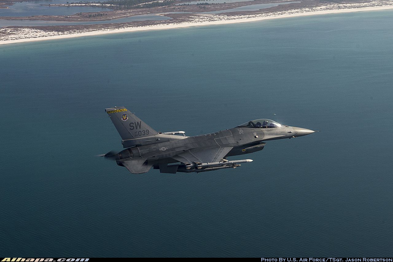 洛克希德-马丁 F-16CM&ldquo;战隼&rdquo; \vert{} ID:28027