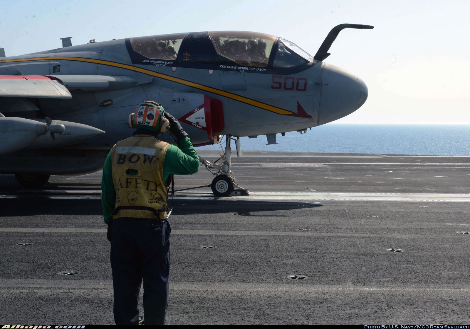 格鲁曼 EA-6B&ldquo;徘徊者&rdquo; \vert{} ID:7546