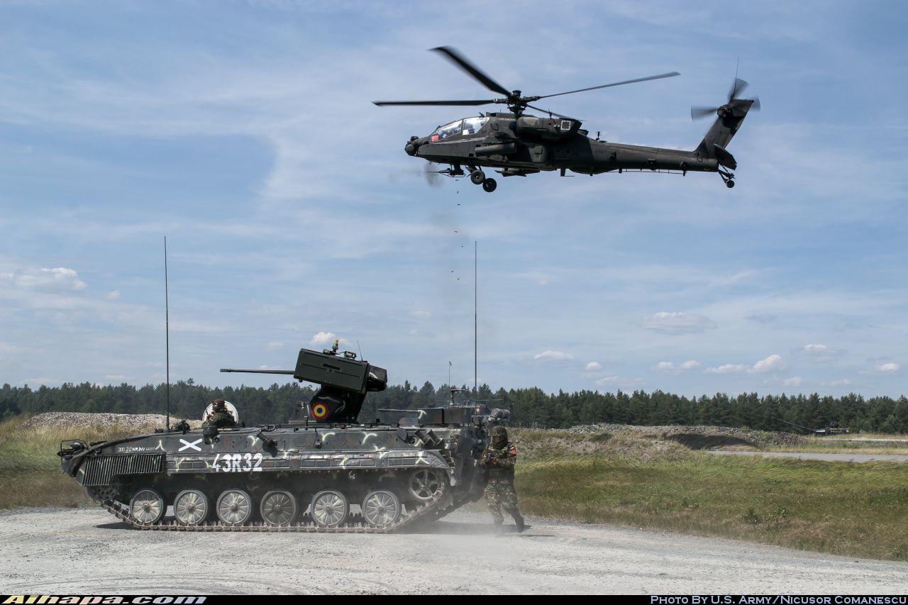 波音 AH-64D&ldquo;长弓阿帕奇&rdquo; \vert{} ID:8974