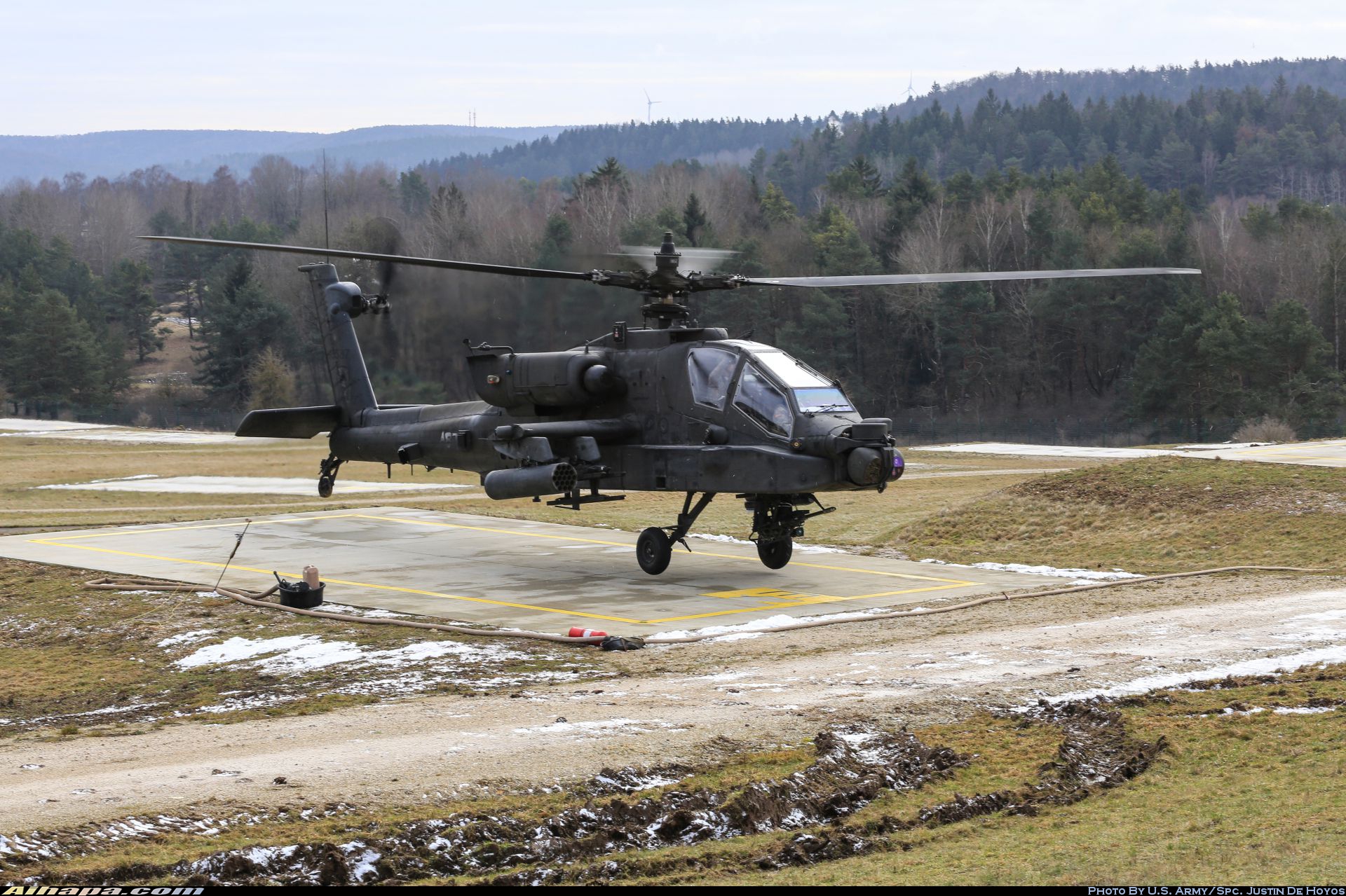 波音 AH-64D&ldquo;长弓阿帕奇&rdquo; \vert{} ID:25865