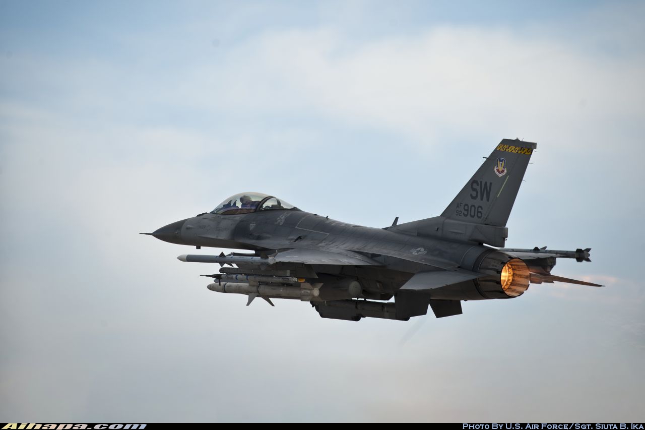 洛克希德 F-16CM&ldquo;战隼&rdquo; \vert{} ID:22738