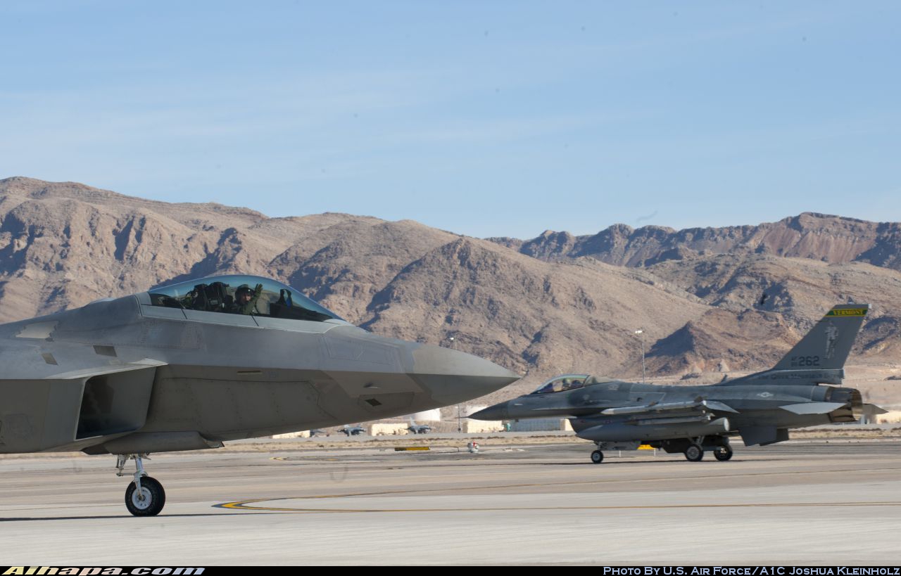 洛克希德-马丁 F-22A&ldquo;猛禽&rdquo; \vert{} ID:23436