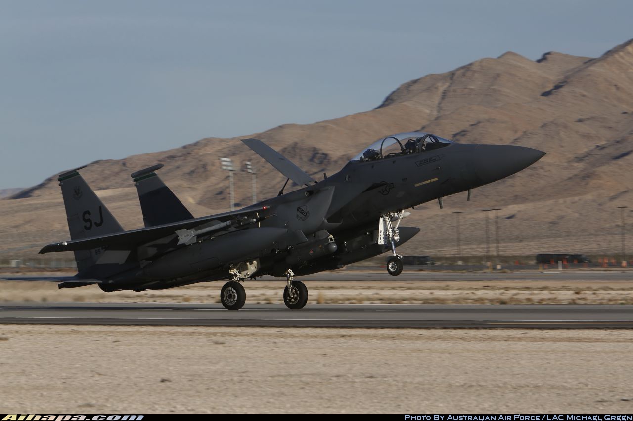 麦克唐纳-道格拉斯 F-15E&ldquo;攻击鹰&rdquo; \vert{} ID:23466