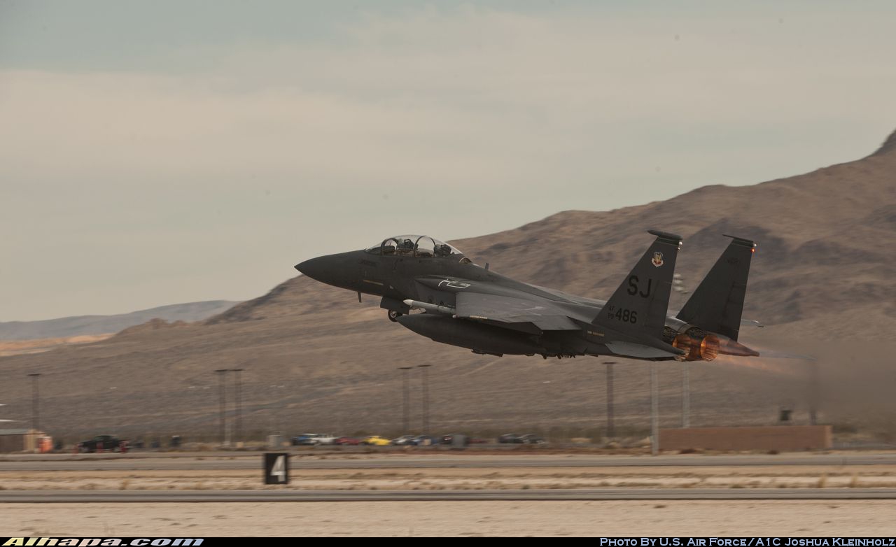麦克唐纳-道格拉斯 F-15E&ldquo;攻击鹰&rdquo; \vert{} ID:23415