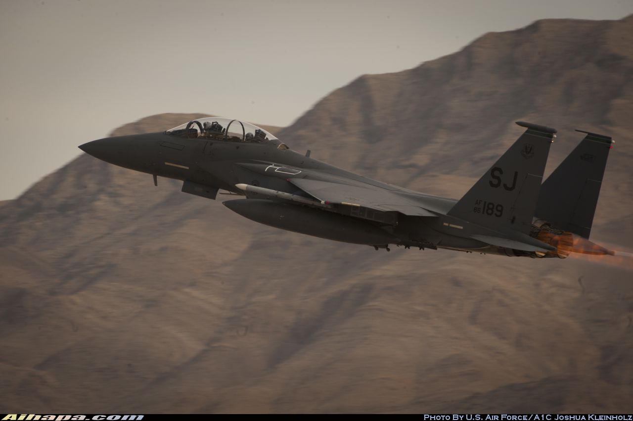 麦克唐纳-道格拉斯 F-15E&ldquo;攻击鹰&rdquo; \vert{} ID:23417