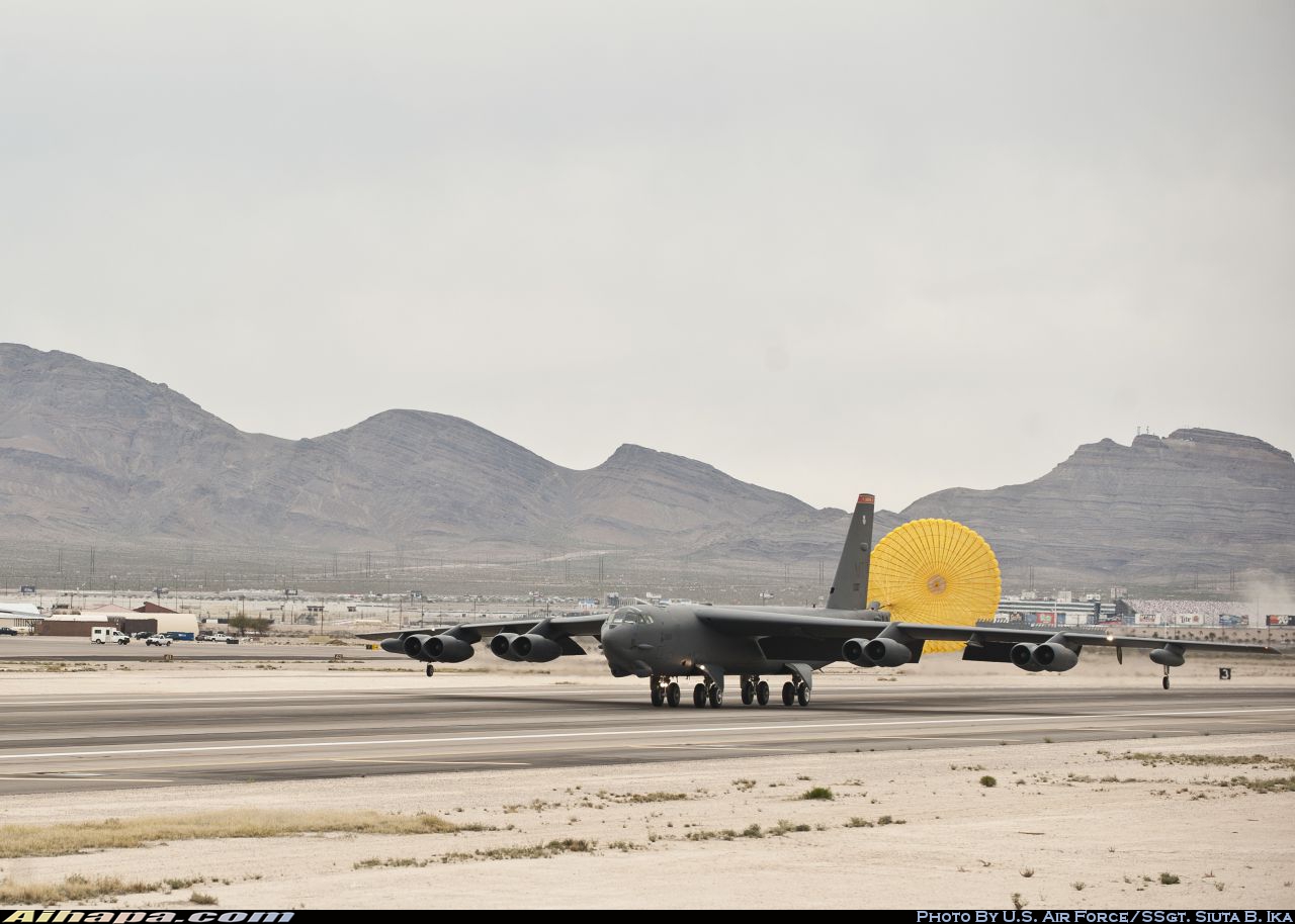 波音 B-52H&ldquo;同温层堡垒&rdquo; \vert{} ID:26876