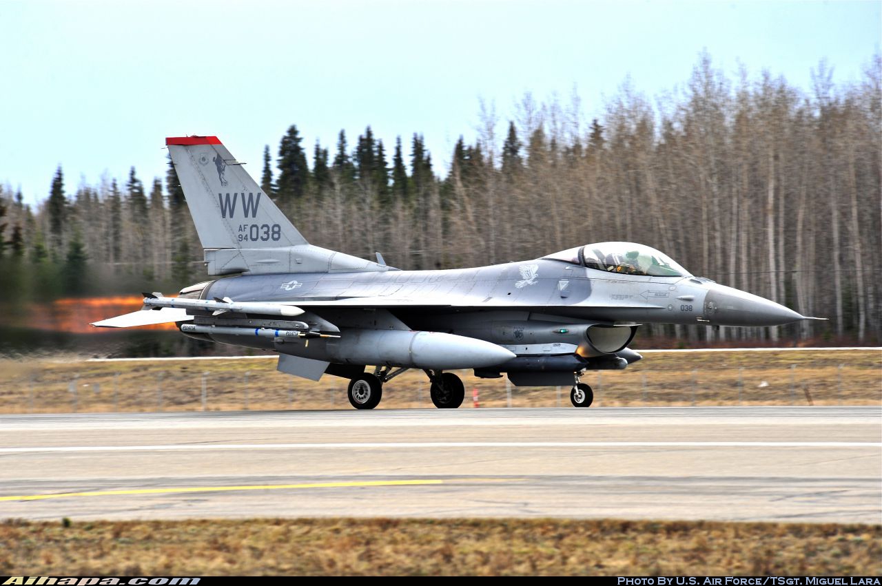 洛克希德-马丁 F-16CM&ldquo;战隼&rdquo; \vert{} ID:26950